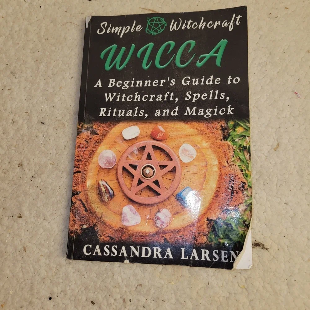 Wicca: A Beginner's Guide to Witchcraft, Spells, Rituals,‎ and Magick